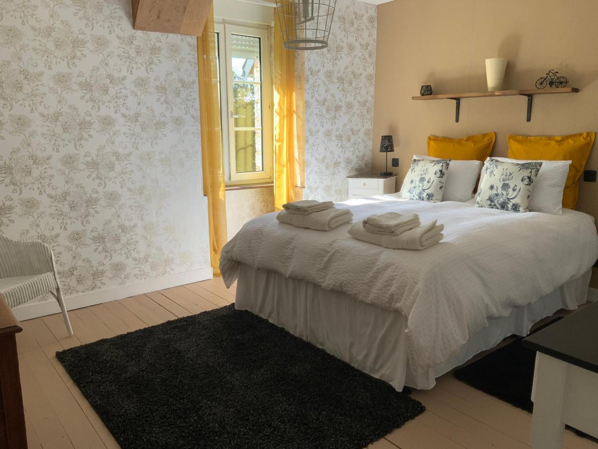 Welcoming And Peaceful Bed And Breakfast Fougerolles-du-Plessis Exterior photo