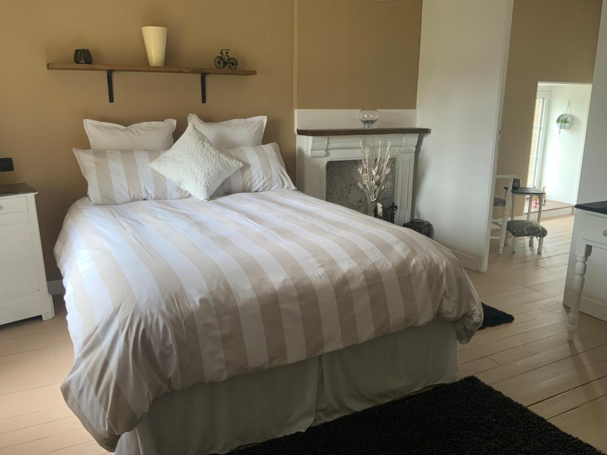 Welcoming And Peaceful Bed And Breakfast Fougerolles-du-Plessis Exterior photo